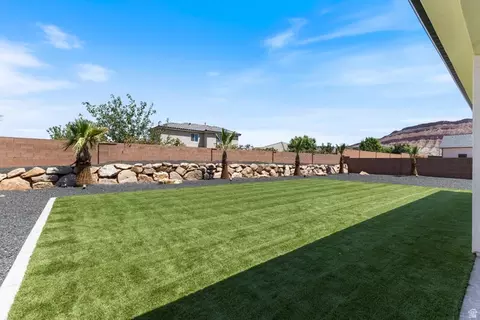 Exterior - 1067 E 4155 S, Washington, UT 84780 photo 7 of 18