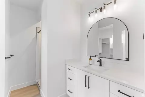 Bath - 1067 E 4155 S, Washington, UT 84780 photo 6 of 7