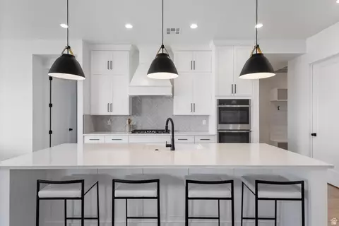Kitchen - 1067 E 4155 S, Washington, UT 84780 photo 2 of 4