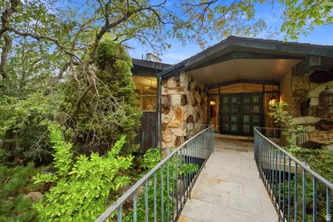 4434 S Covecrest Dr, Millcreek, UT 84124