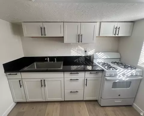 Kitchen - 441 S 500 E, Provo, UT 84606 photo 2 of 7