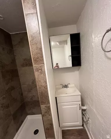 Bath - 457 S 500 E, Provo, UT 84606 photo 2 of 2