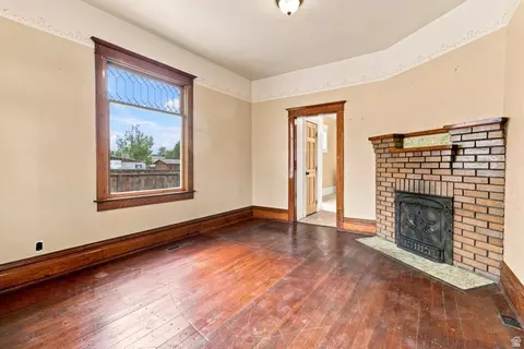 Living - 34 E 100 S, Gunnison, UT 84634 photo 2 of 4
