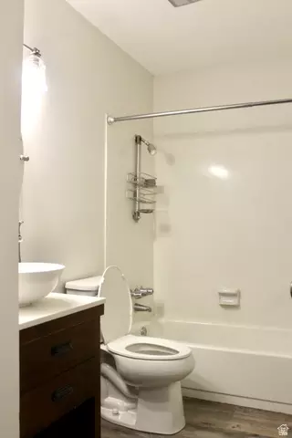 Bath - 182 W Garden Park Dr #182, Orem, UT 84057 photo 1 of 5