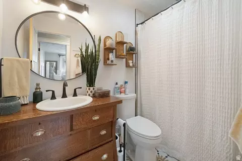 Bath - 10368 S Crocus St, Sandy, UT 84094 photo 1 of 1