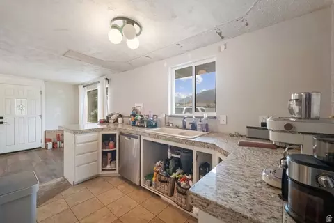 Kitchen - 10368 S Crocus St, Sandy, UT 84094 photo 1 of 4