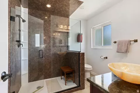 Bath - 2315 E Creek Rd, Sandy, UT 84093 photo 2 of 4