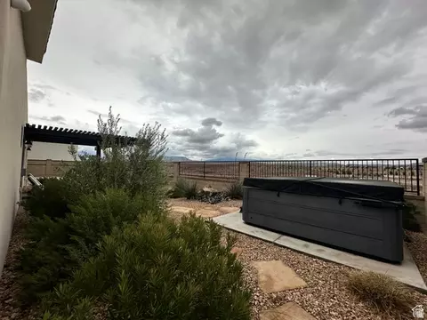 Exterior - 5658 S Ruby Dr, Saint George, UT 84790 photo 7 of 20