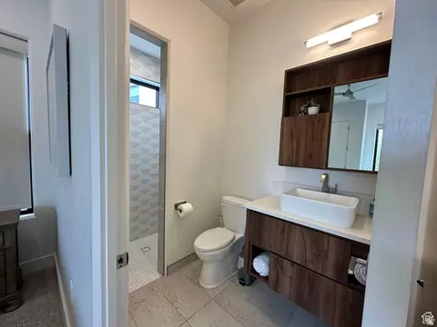 Bath - 5658 S Ruby Dr, Saint George, UT 84790 photo 4 of 6