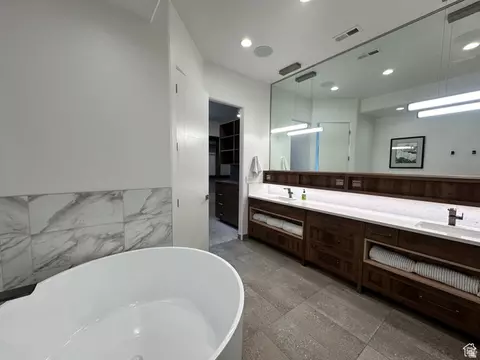 Bath - 5658 S Ruby Dr, Saint George, UT 84790 photo 2 of 6