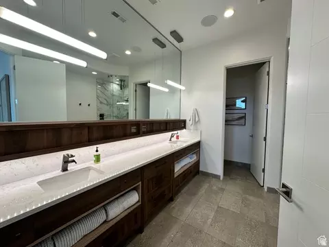 Bath - 5658 S Ruby Dr, Saint George, UT 84790 photo 1 of 6