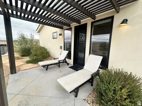 Exterior - 5658 S Ruby Dr, Saint George, UT 84790 photo 5 of 20