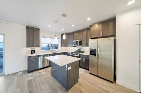 Kitchen - 4239 S Birkhill Blvd W, Murray, UT 84107 photo 2 of 2