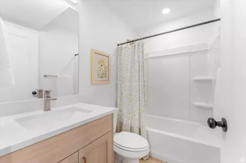 Bath - 856 E Brookshade Ln #108, Murray, UT 84107 photo 3 of 3
