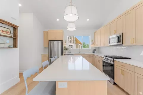 Kitchen - 856 E Brookshade Ln #108, Murray, UT 84107 photo 2 of 3