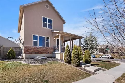 Exterior - 7065 N Cherokee St, Eagle Mountain, UT 84005 photo 3 of 10