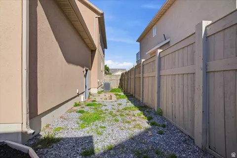 Exterior - 7065 N Cherokee St, Eagle Mountain, UT 84005 photo 10 of 10
