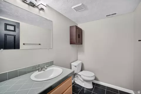 Bath - 5 Quietwood Ln, Sandy, UT 84092 photo 6 of 8