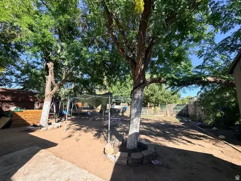 Exterior - 2466 N 1050 W, Layton, UT 84041 photo 8 of 8