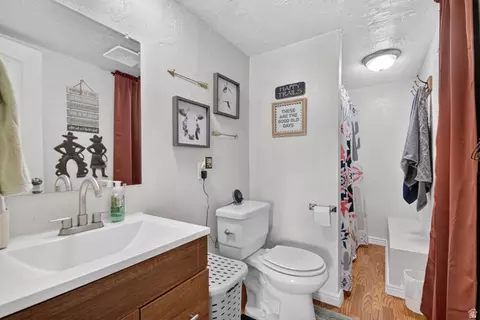 Bath - 265 S 400 E, Mayfield, UT 84643 photo 2 of 3