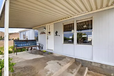 Exterior - 265 S 400 E, Mayfield, UT 84643 photo 6 of 11