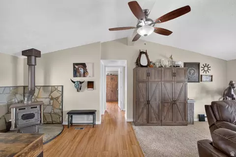 Entry Way - 265 S 400 E, Mayfield, UT 84643 photo 1 of 3