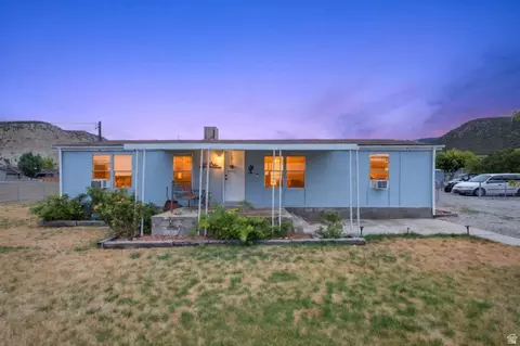 Exterior - 265 S 400 E, Mayfield, UT 84643 photo 4 of 11