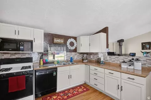 Kitchen - 265 S 400 E, Mayfield, UT 84643 photo 2 of 2