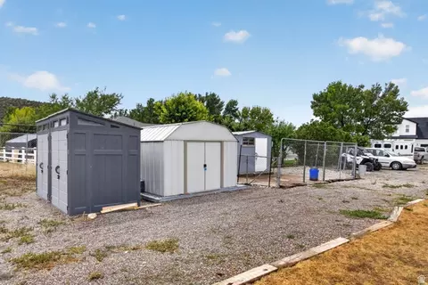 Exterior - 265 S 400 E, Mayfield, UT 84643 photo 1 of 11