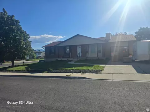 4627 S Solano Cir W, West Valley City, UT 84120