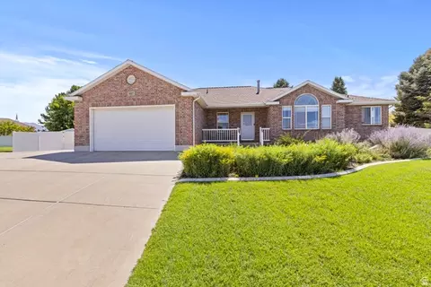 1417 W 1360 N, Clinton, UT 84015