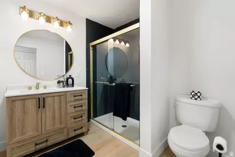 Bath - 633 E 1260 N, Logan, UT 84341 photo 3 of 5