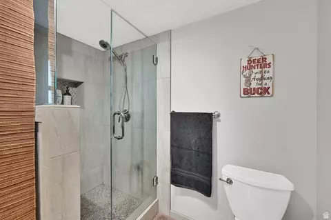 Bath - 2425 E View Dr, South Weber, UT 84405 photo 2 of 2