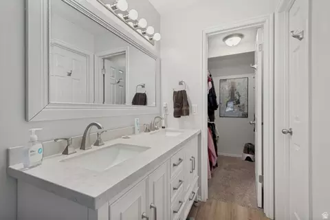 Bath - 752 E Gables St # 14B, Midvale, UT 84047 photo 1 of 3
