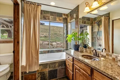 Bath - 223 E Sage Ln, Wanship, UT 84017 photo 3 of 5