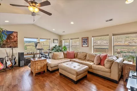 Living - 223 E Sage Ln, Wanship, UT 84017 photo 5 of 7