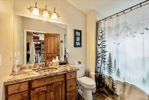 Bath - 223 E Sage Ln, Wanship, UT 84017 photo 4 of 5