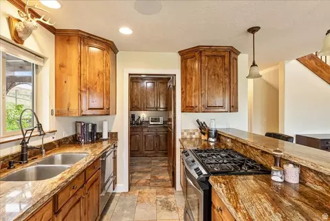 Kitchen - 223 E Sage Ln, Wanship, UT 84017 photo 4 of 8