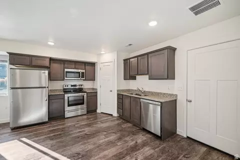 Kitchen - 4215 E Oconnell Ln, Eagle Mountain, UT 84005 photo 3 of 3