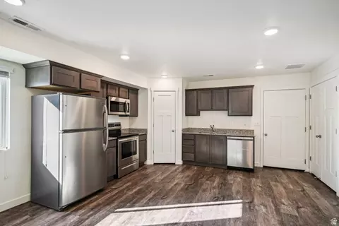 Kitchen - 4215 E Oconnell Ln, Eagle Mountain, UT 84005 photo 1 of 3