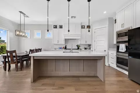 Kitchen - 4044 S 490 E, Washington, UT 84780 photo 2 of 4