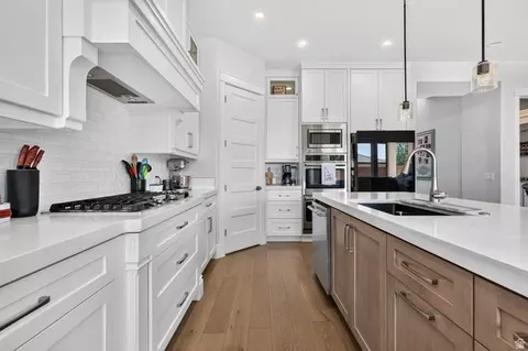 Kitchen - 4044 S 490 E, Washington, UT 84780 photo 4 of 4