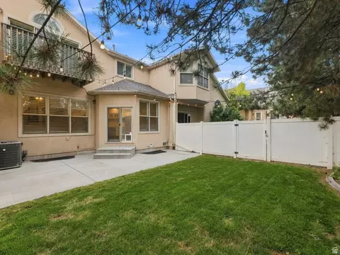 Exterior - 1330 E Old Maple Ct S, Salt Lake City, UT 84117 photo 5 of 7