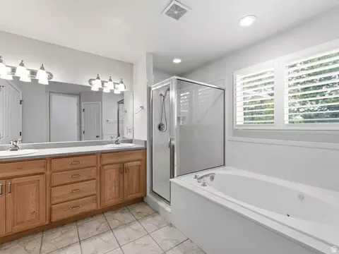 Bath - 1330 E Old Maple Ct S, Salt Lake City, UT 84117 photo 1 of 4