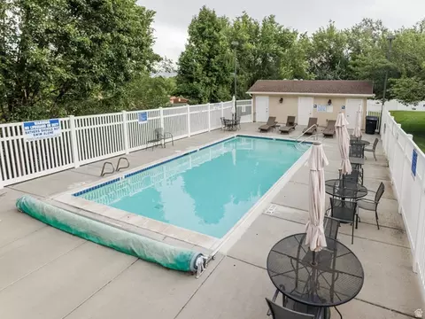 Exterior - 1330 E Old Maple Ct S, Salt Lake City, UT 84117 photo 7 of 7