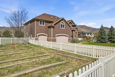 Exterior - 5462 E 2575 N, Eden, UT 84310 photo 3 of 11