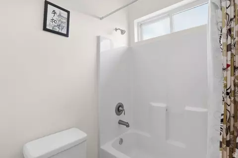 Bath - 5462 E 2575 N, Eden, UT 84310 photo 4 of 4