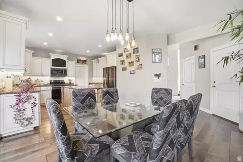 Dining - 5462 E 2575 N, Eden, UT 84310 photo 3 of 3