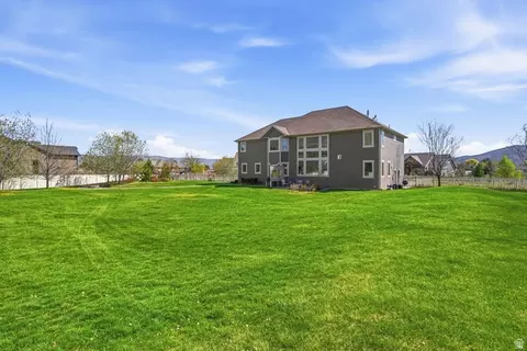 Exterior - 5462 E 2575 N, Eden, UT 84310 photo 4 of 11