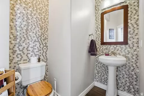Bath - 5462 E 2575 N, Eden, UT 84310 photo 1 of 4